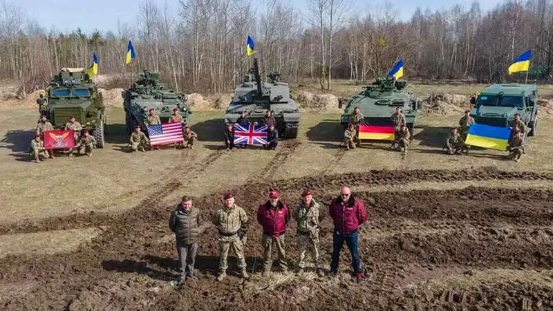 乌克兰目前弄到的各种坦克总数应该接近300辆，再加上自己之前的装备，攒出个600到700辆坦克对于乌克兰来说 ...