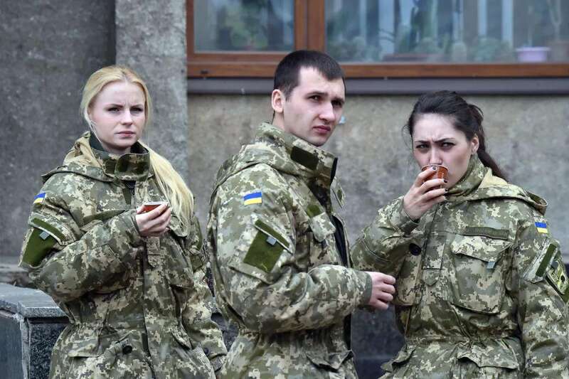 不谈目前的兵员素质如何，起码乌军在理论上算是“重建”了三分之二个乌克兰军队 ...